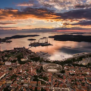 4* Panzió Pula City Center Accommodation With Free Parking